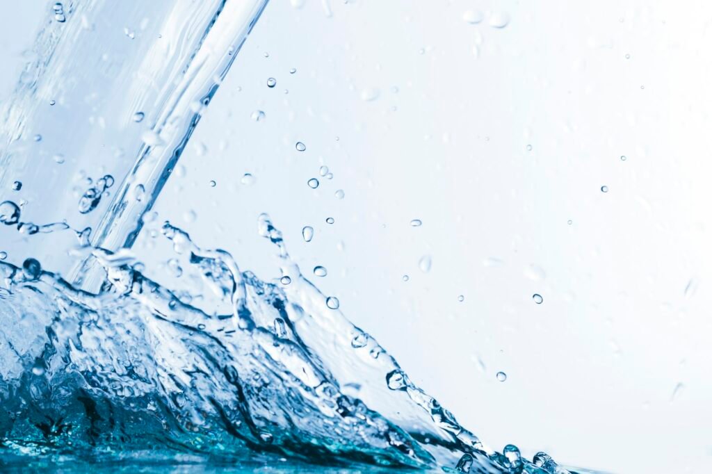Water, drops, sprays, splashes, stream, flow, abstraction, minimalism