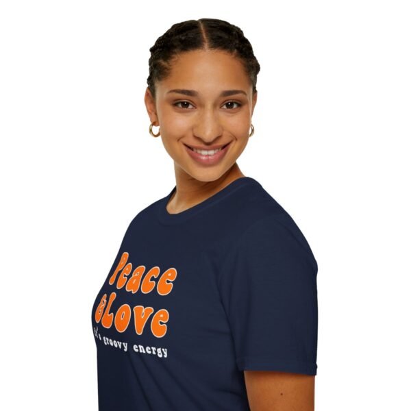 Peace & Love T-shirt - Image 21