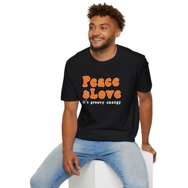 Peace & Love T-shirt - Image 12